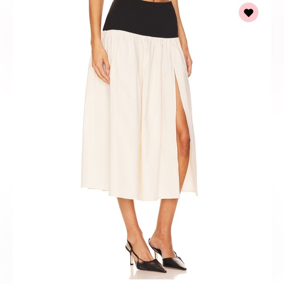 SALE ‼️Midi Skirt in Black & Ivory
Lovers and Friends - Picture 5 of 5